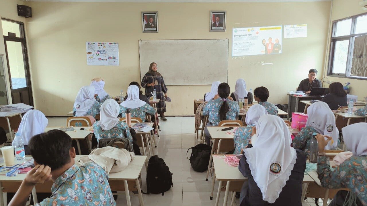 Universitas Hang Tuah Hadir di Open House SMA Hang Tuah 2 Sidoarjo: Bangun Antusiasme Siswa Lewat Presentasi Kelas yang Interaktif