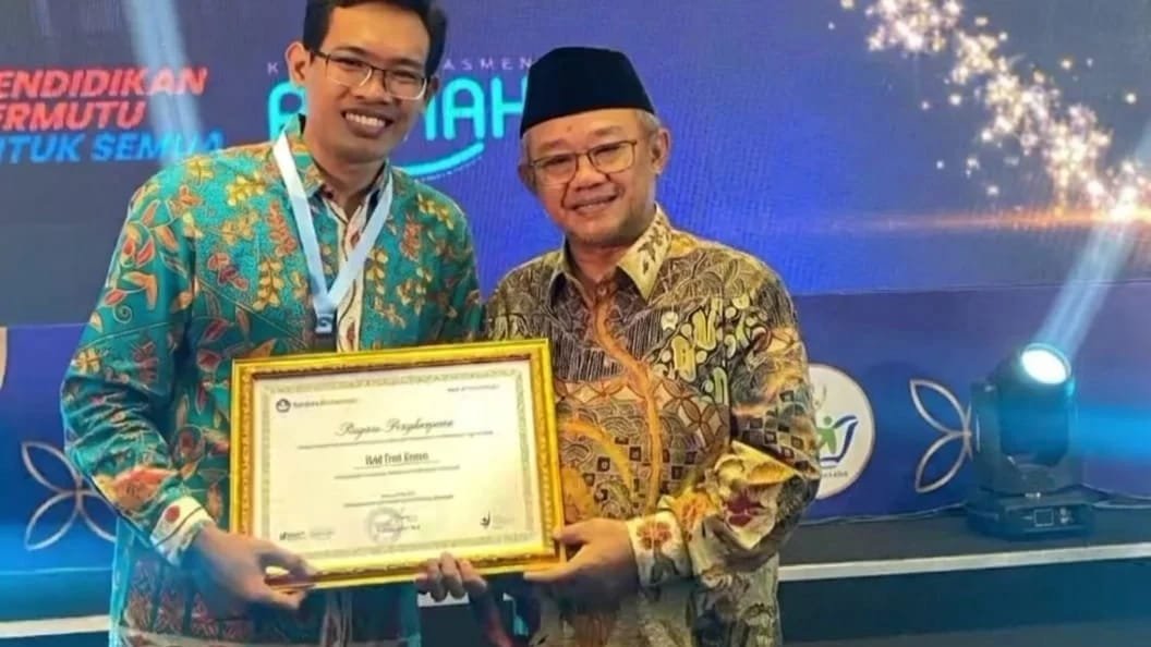 Surabaya Raih Dua Penghargaan Nasional dari Kemendikdasmen di Hardiknas 2026