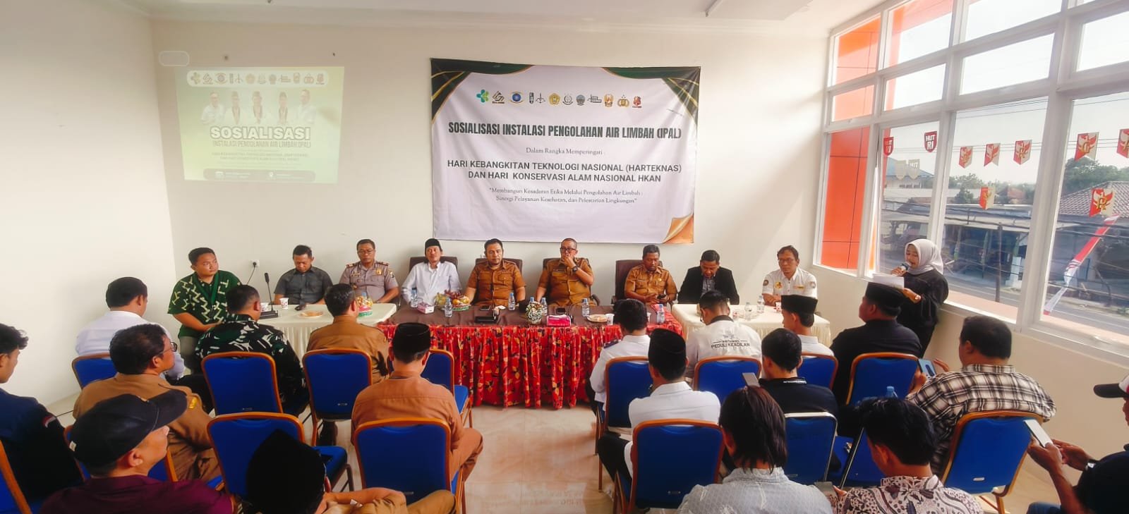 Peringati Harteknas dan HKAN, HMI Bangkalan Bersama Aplikator IPAL dan Praktisi Lingkungan Gelar Sosialisasi IPAL di Puskesmas Tanah Merah