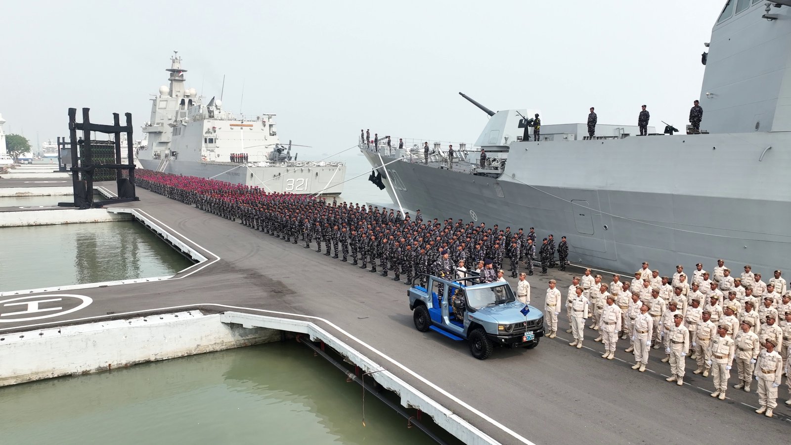 Kasal Pimpin Apel Siaga Memperingati Hari Jadi Ke-81 TNI AL di Koarmada II